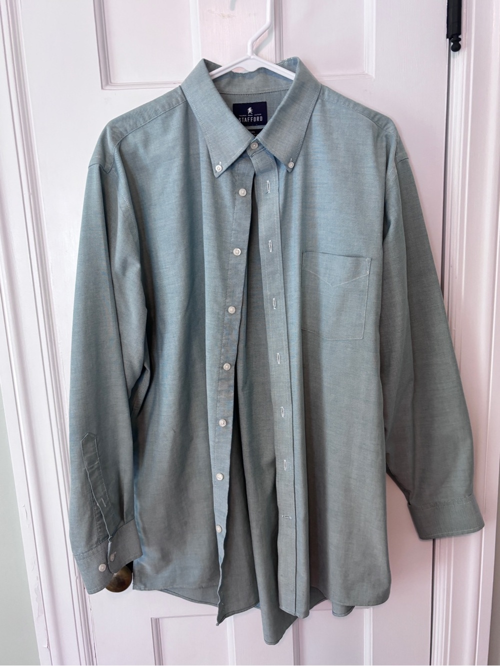 Stafford Men's Light Sage Green Button-Down Shirt